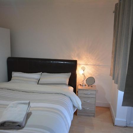 Five Bedroom Townhouse Near Excel Exhibition Centre London Bagian luar foto
