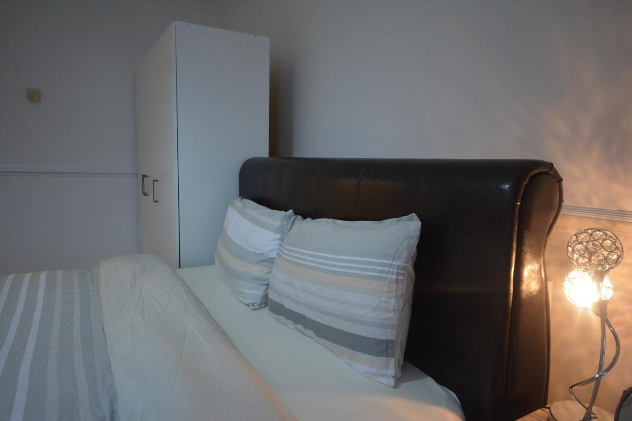 Five Bedroom Townhouse Near Excel Exhibition Centre London Bagian luar foto