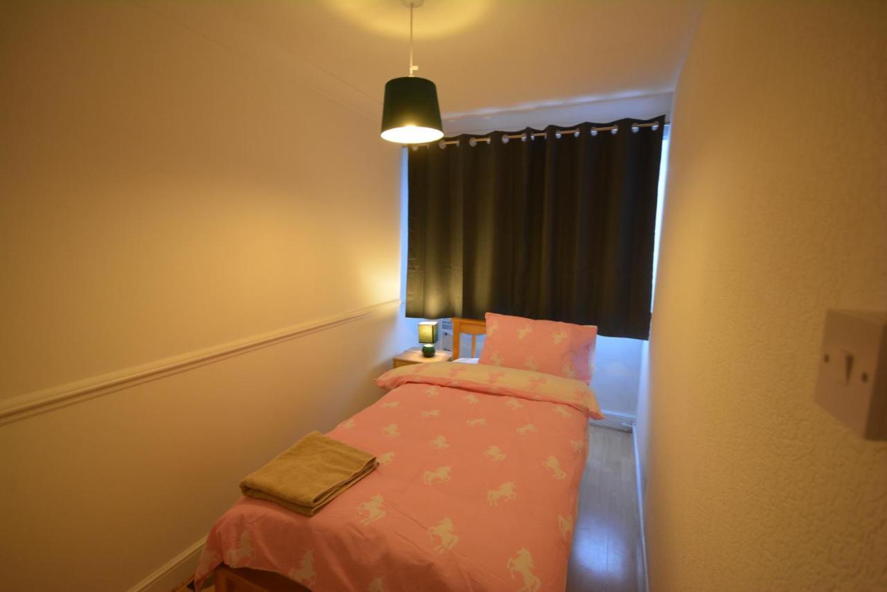 Five Bedroom Townhouse Near Excel Exhibition Centre London Bagian luar foto