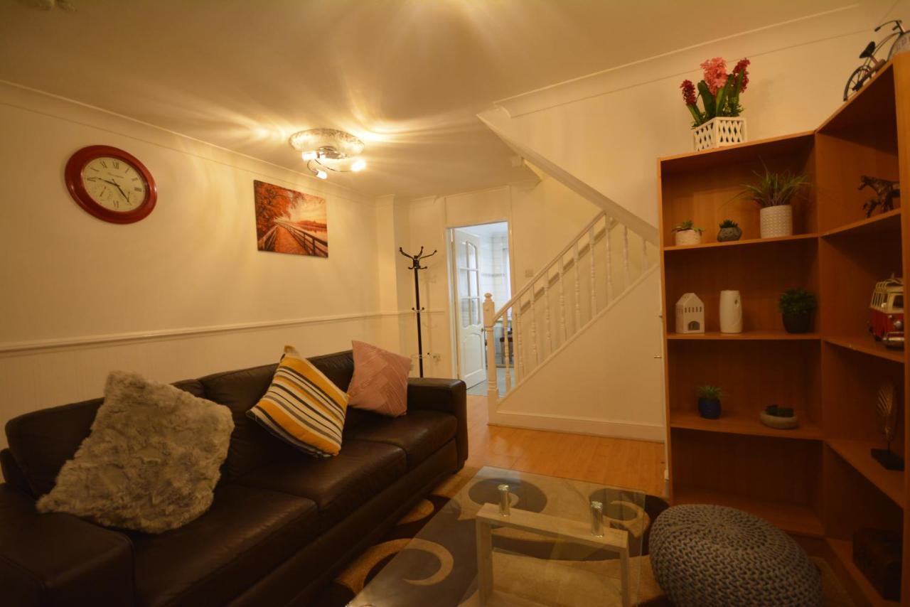 Five Bedroom Townhouse Near Excel Exhibition Centre London Bagian luar foto