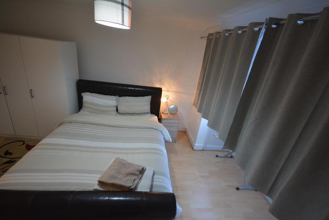Five Bedroom Townhouse Near Excel Exhibition Centre London Bagian luar foto