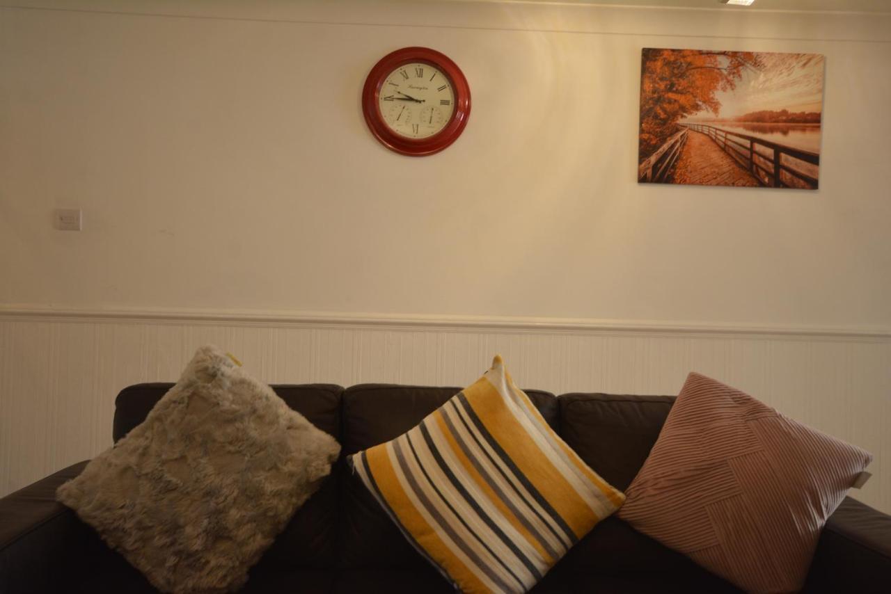 Five Bedroom Townhouse Near Excel Exhibition Centre London Bagian luar foto